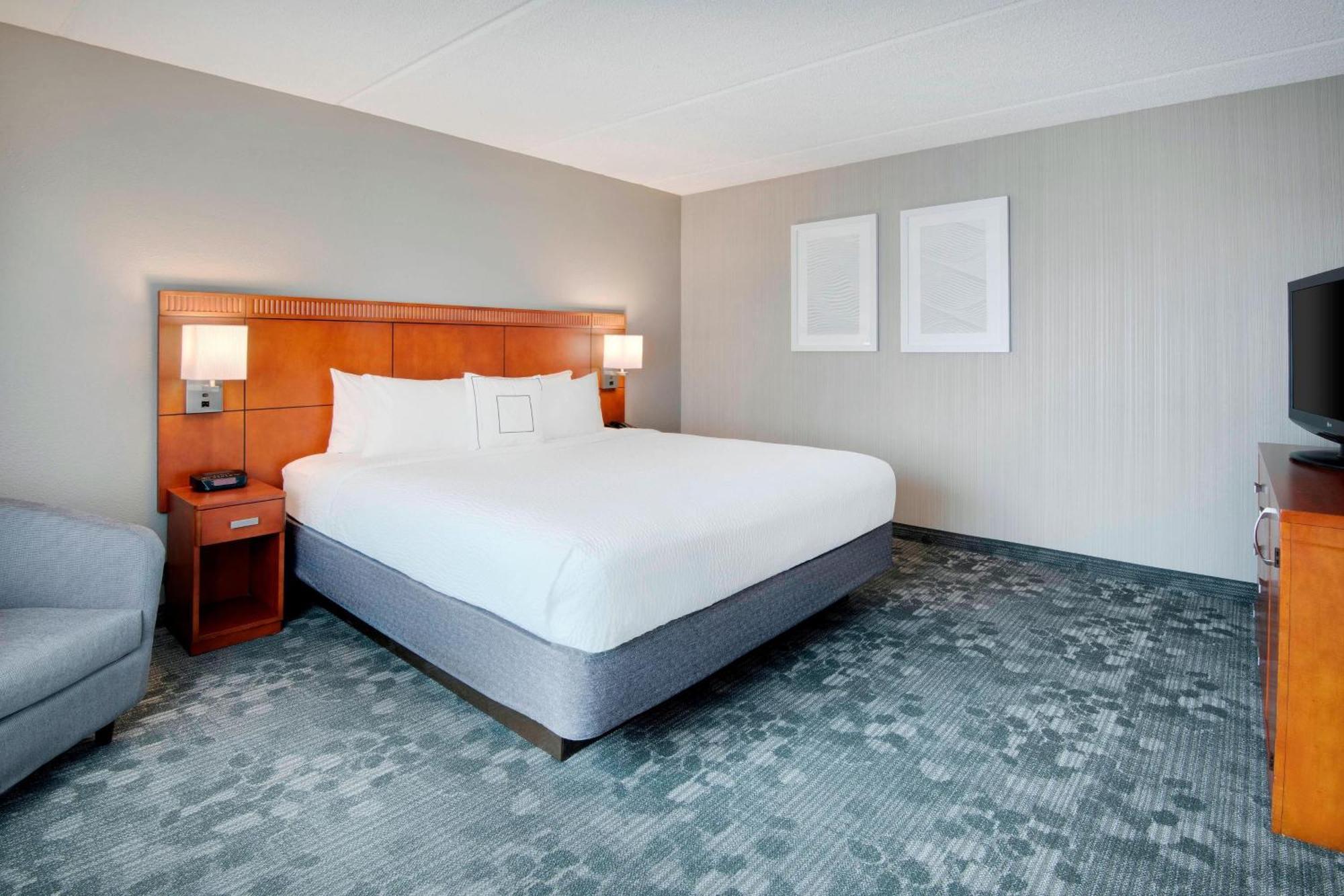 Courtyard By Marriott Savannah Midtown Bagian luar foto