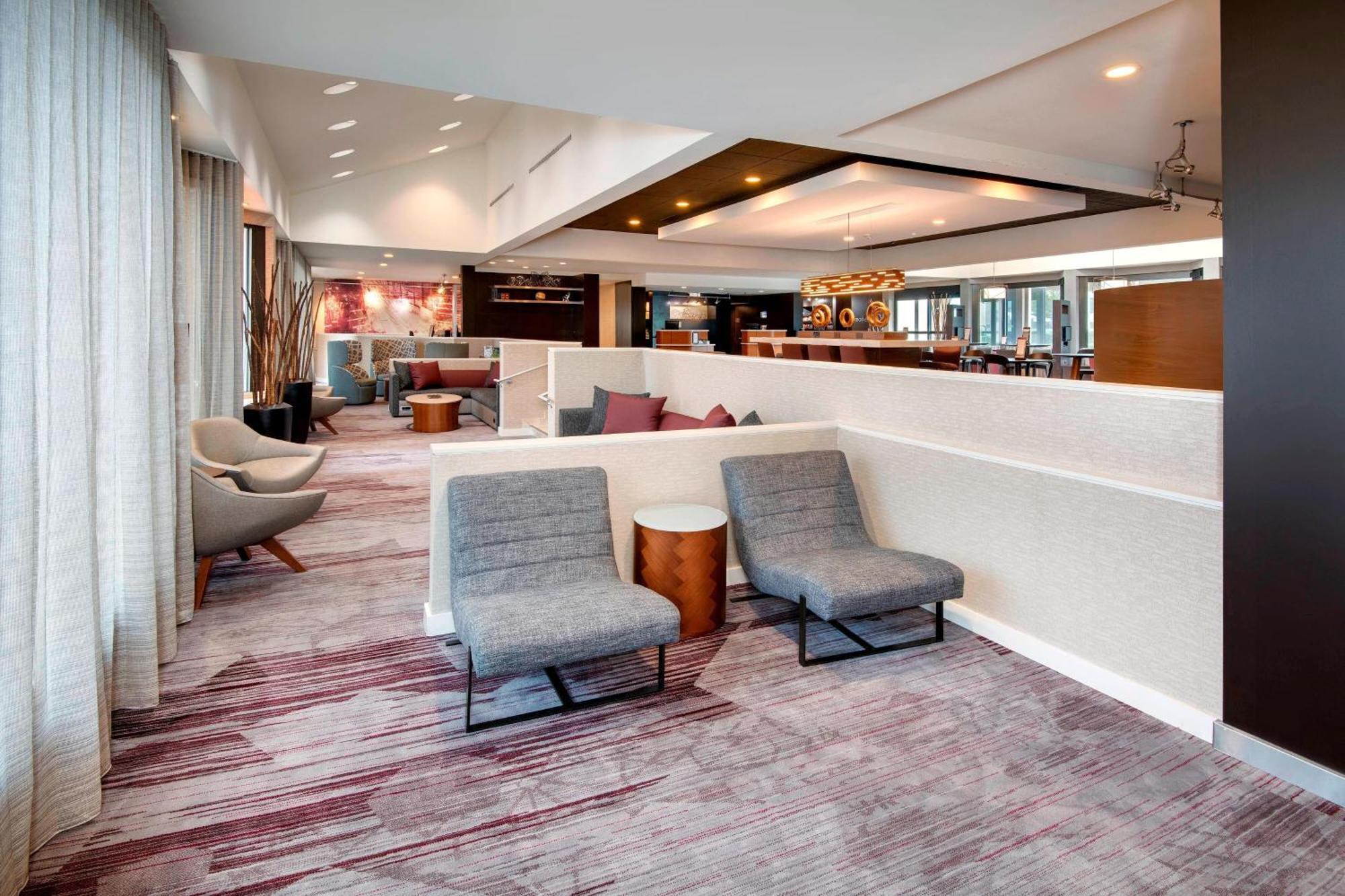 Courtyard By Marriott Savannah Midtown Bagian luar foto