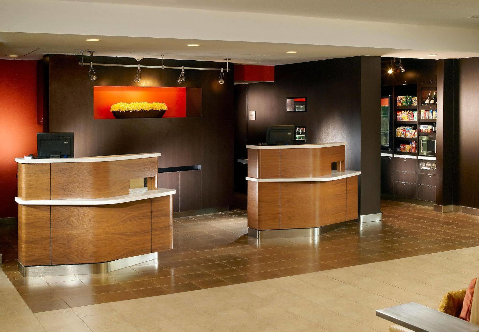 Courtyard By Marriott Savannah Midtown Bagian luar foto