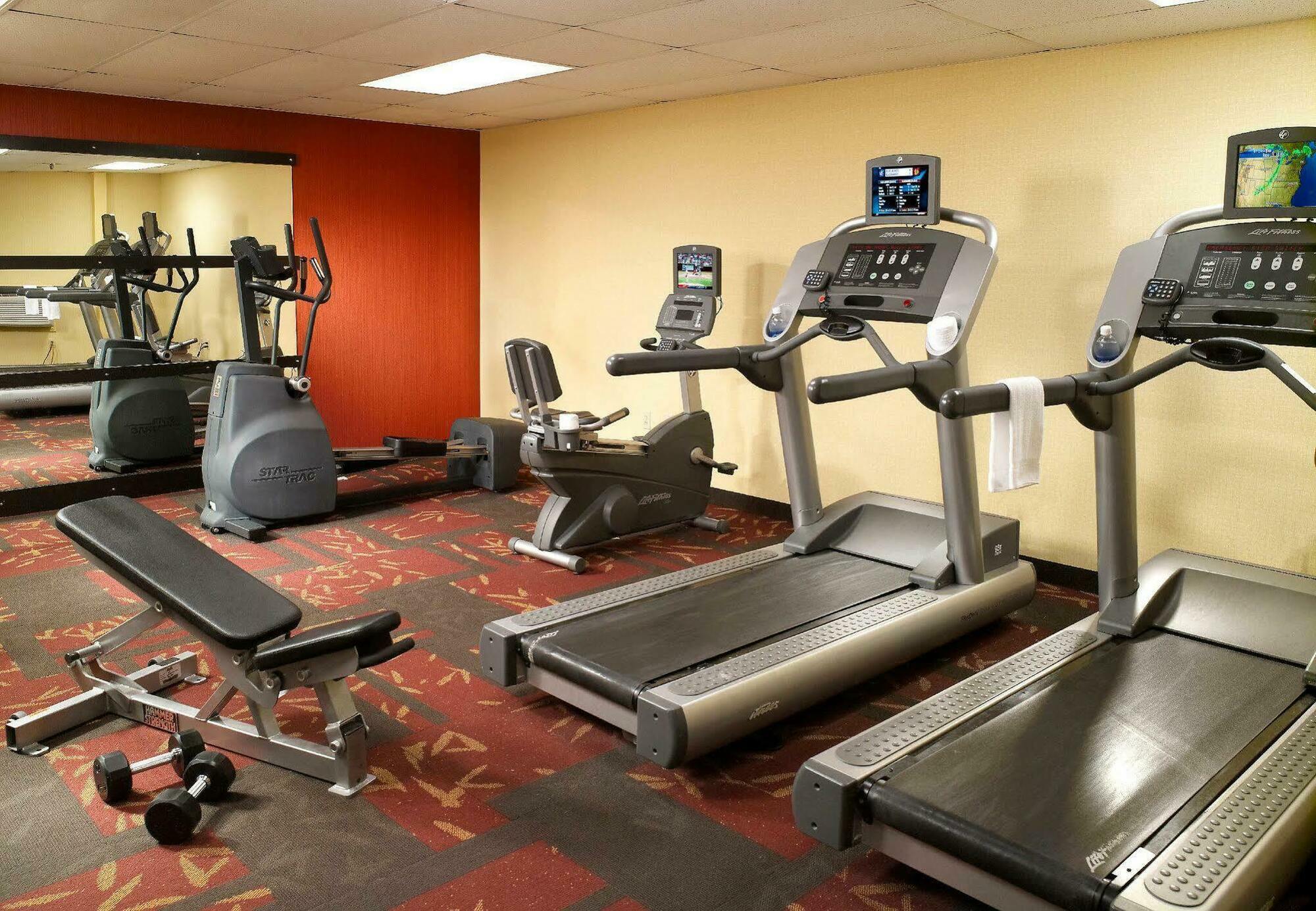 Courtyard By Marriott Savannah Midtown Bagian luar foto